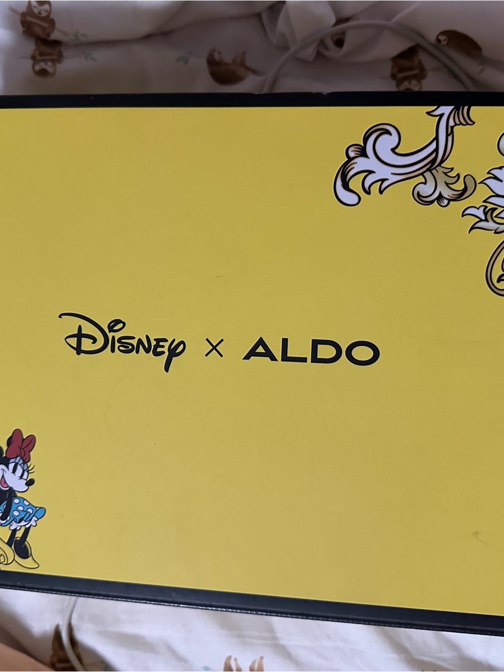 Aldo x Disney White Patent Leather Minnie and Mickey Mouse Pointed-Toe Heels - Picture 10 of 11